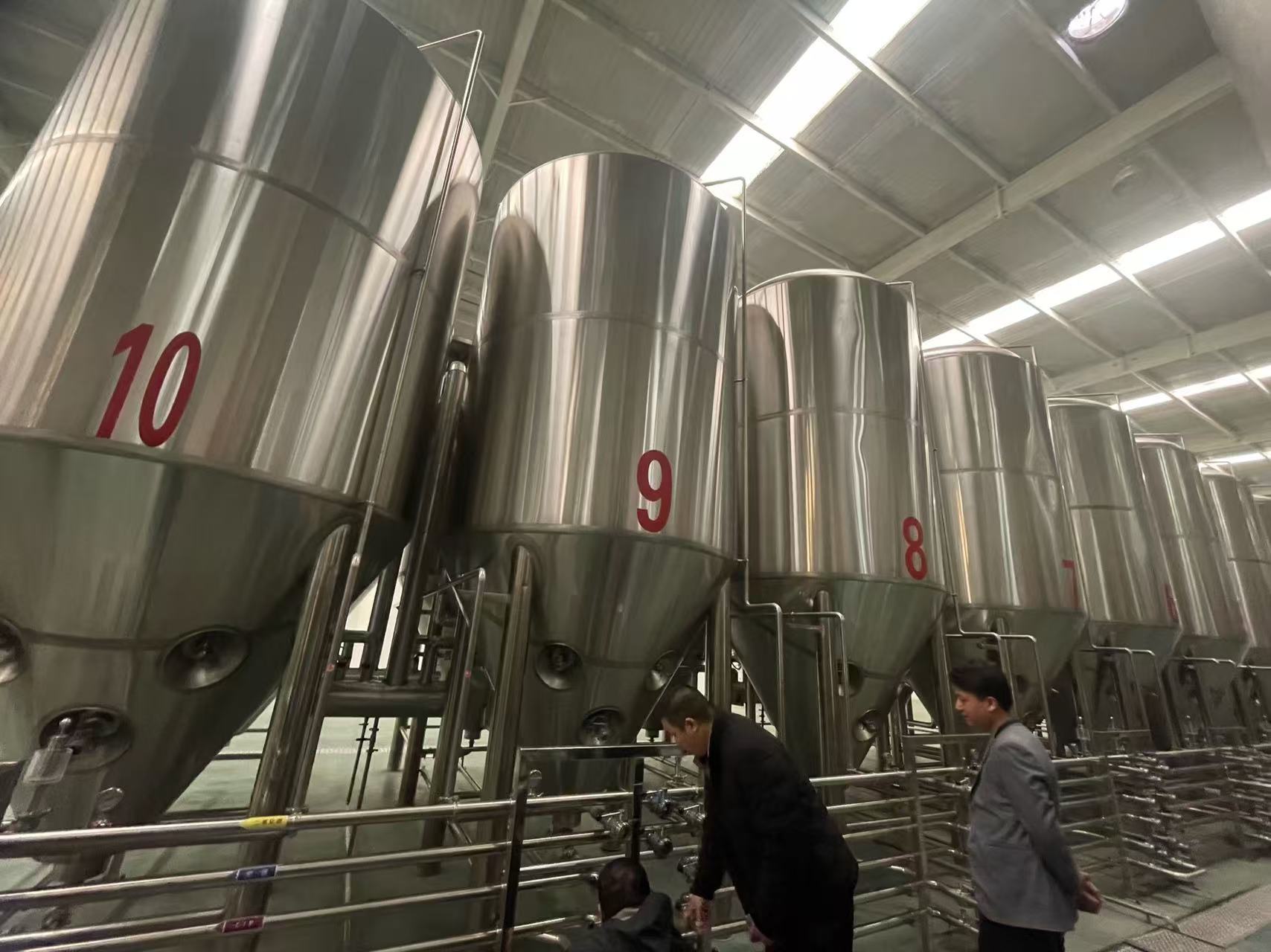 黄石港精酿啤酒设备厂—平面布置、设备设计、制造、调试、培训等一条龙服务